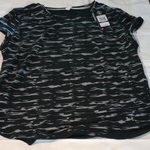 Under Armour Black and Gray Short Sleeve Tee
